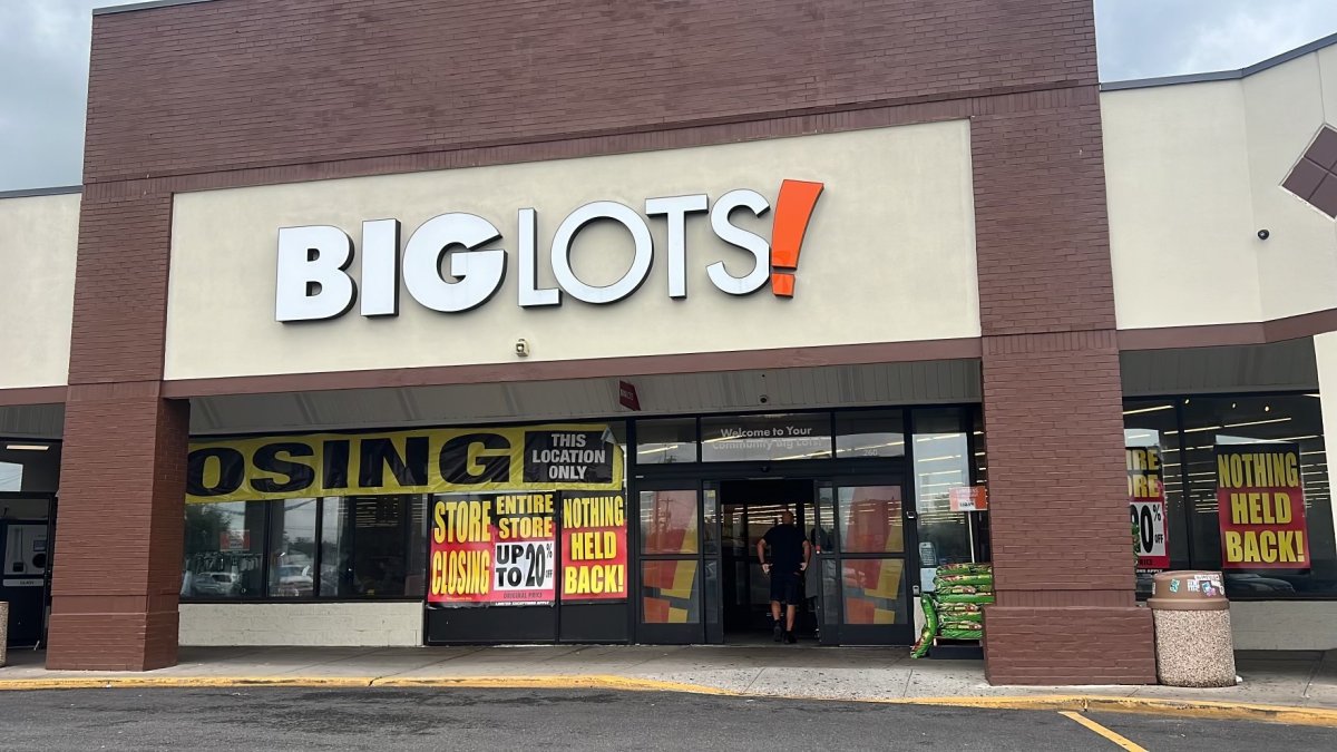 Big Lots reaches deal to keep hundreds of stores open – NBC Chicago