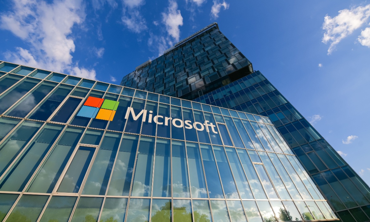 Microsoft to Invest $80 Billion in AI-Focused Data Centers